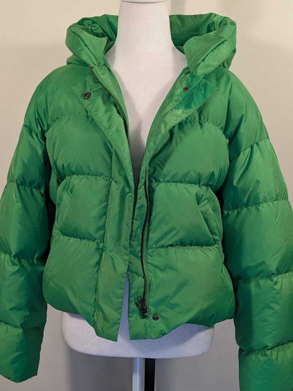 Velvet by Graham & Spencer Kelly Green Cropped Puffer Jacket | Sz S